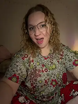 EmmieRae online show from 03-01-26, 07:08