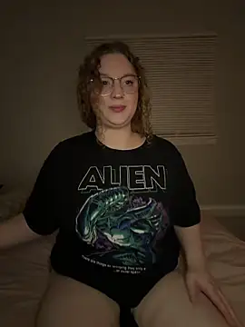 EmmieRae online show from 05-19-26, 06:53