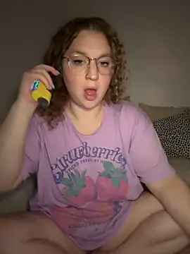Snapshot of EmmieRae chatting on 09-15-25, 05:19 EmmieRae online show from 09-15-25, 05:19