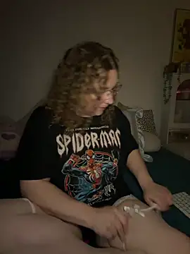 EmmieRae online show from 10-28-25, 04:24