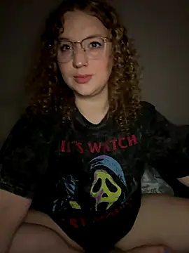 Snapshot of EmmieRae chatting on 10-16-25, 06:32 EmmieRae online show from 10-16-25, 06:32