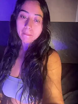 Valentinne z online show from 05-02-26, 11:04