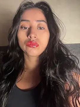 Valentinne z online show from 06-17-26, 07:52