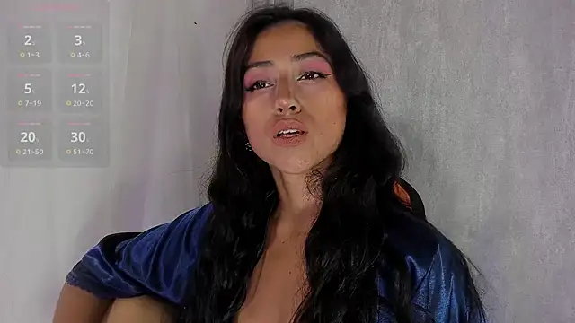 Snapshot of Valentinne_z chatting on 09-24-25, 11:10 Valentinne z online show from 09-24-25, 11:10