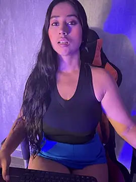 Valentinne z online show from 12-19-25, 10:56