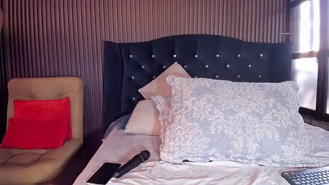 JuliaDawson  online show from 02-20-26, 09:06