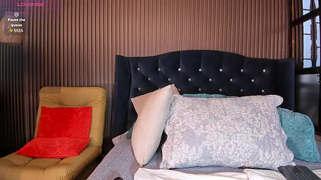 JuliaDawson  online show from 11-27-25, 10:10