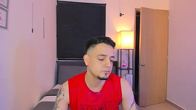 Snapshot of alejandro_calderon1 chatting on 04-25-26, 04:37 alejandro calderon1 online show from 04-25-26, 04:37