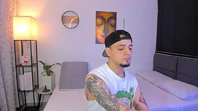 Snapshot of alejandro_calderon1 chatting on 05-31-26, 04:29 alejandro calderon1 online show from 05-31-26, 04:29