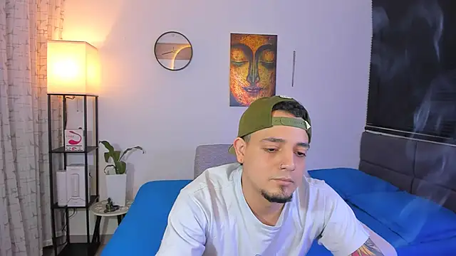 Snapshot of alejandro_calderon1 chatting on 05-14-26, 02:19 alejandro calderon1 online show from 05-14-26, 02:19