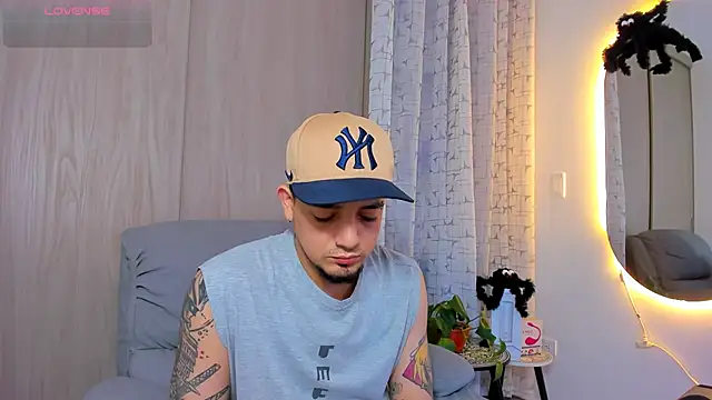 Snapshot of alejandro_calderon1 chatting on 10-22-25, 03:28 alejandro calderon1 online show from 10-22-25, 03:28