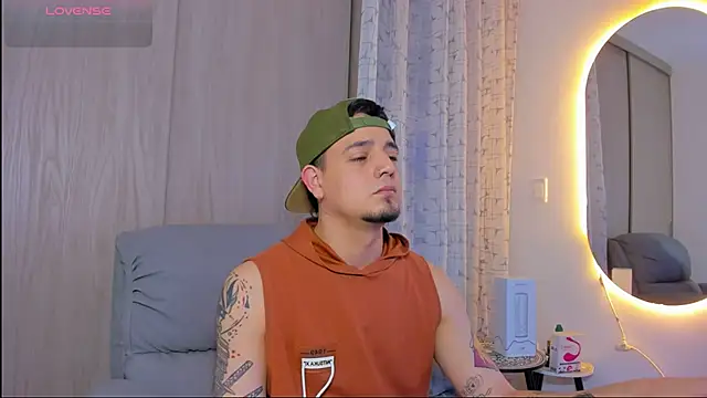 Snapshot of alejandro_calderon1 chatting on 11-24-25, 01:49 alejandro calderon1 online show from 11-24-25, 01:49