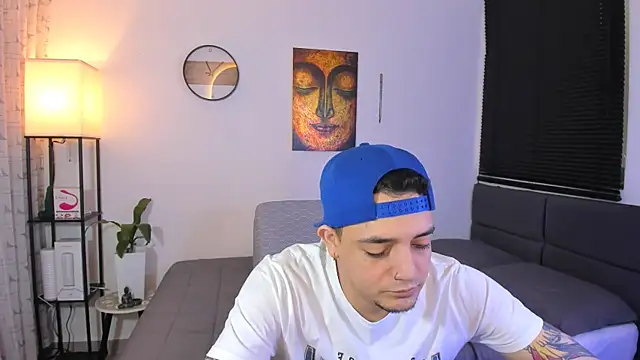 Snapshot of alejandro_calderon1 chatting on 07-06-26, 06:54 alejandro calderon1 online show from 07-06-26, 06:54