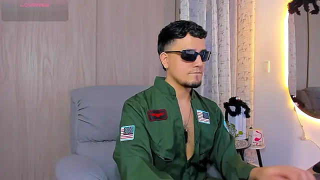 Snapshot of alejandro_calderon1 chatting on 10-31-25, 09:32 alejandro calderon1 online show from 10-31-25, 09:32