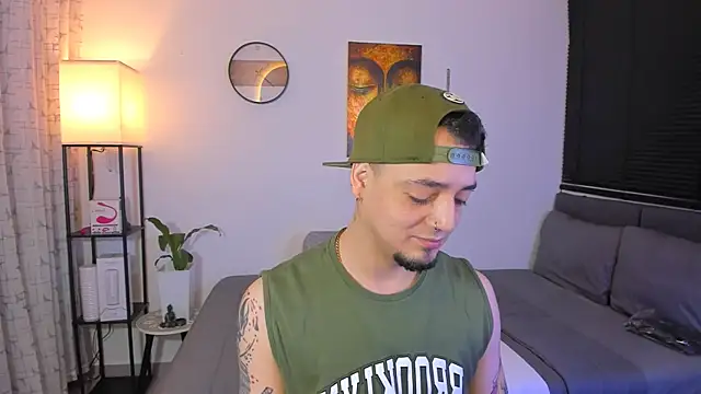 Snapshot of alejandro_calderon1 chatting on 05-29-26, 04:40 alejandro calderon1 online show from 05-29-26, 04:40