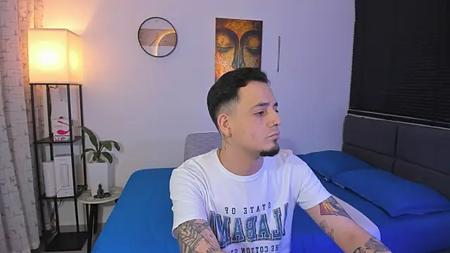 Snapshot of alejandro_calderon1 chatting on 06-14-26, 02:24 alejandro calderon1 online show from 06-14-26, 02:24