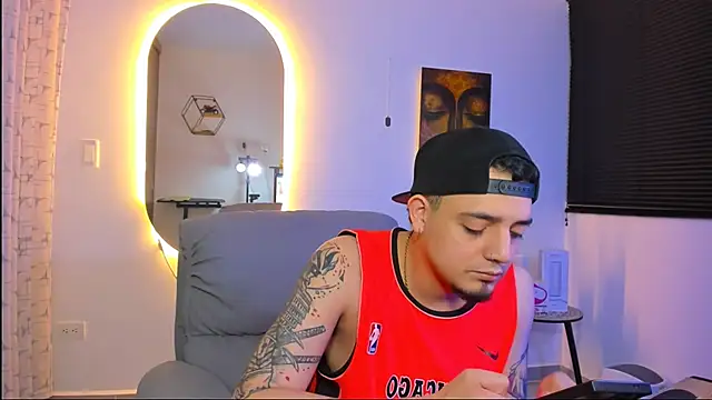 Snapshot of alejandro_calderon1 chatting on 02-16-26, 05:39 alejandro calderon1 online show from 02-16-26, 05:39