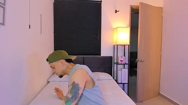 alejandro calderon1 online show from 04-10-26, 04:30