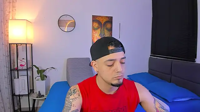 Snapshot of alejandro_calderon1 chatting on 06-07-26, 02:28 alejandro calderon1 online show from 06-07-26, 02:28