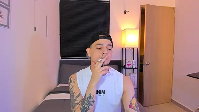 alejandro calderon1 online show from 04-12-26, 05:33