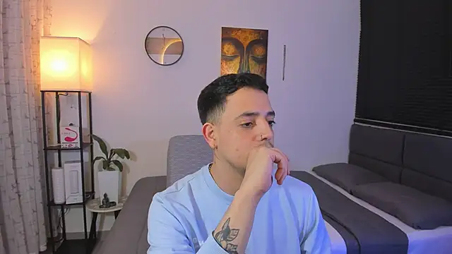 Snapshot of alejandro_calderon1 chatting on 06-17-26, 06:02 alejandro calderon1 online show from 06-17-26, 06:02