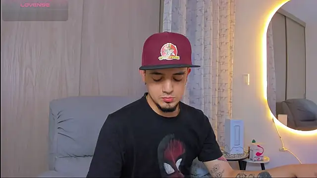 Snapshot of alejandro_calderon1 chatting on 11-23-25, 02:54 alejandro calderon1 online show from 11-23-25, 02:54