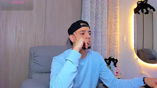 Snapshot of alejandro_calderon1 chatting on 10-15-25, 04:55 alejandro calderon1 online show from 10-15-25, 04:55