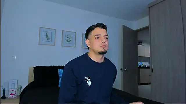 Snapshot of alejandro_calderon1 chatting on 12-22-25, 05:51 alejandro calderon1 online show from 12-22-25, 05:51