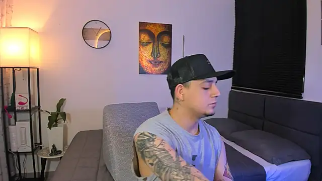 Snapshot of alejandro_calderon1 chatting on 07-10-26, 04:56 alejandro calderon1 online show from 07-10-26, 04:56