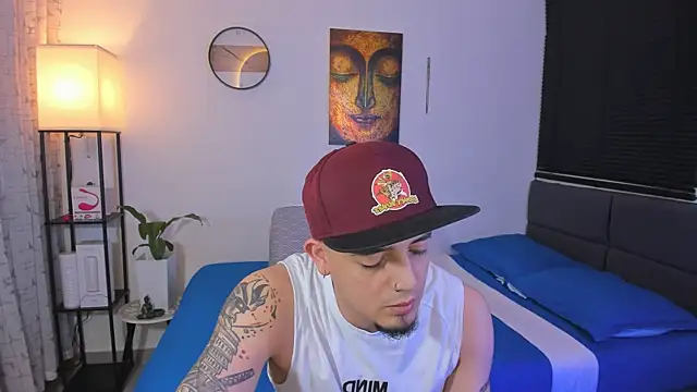 Snapshot of alejandro_calderon1 chatting on 06-11-26, 02:11 alejandro calderon1 online show from 06-11-26, 02:11