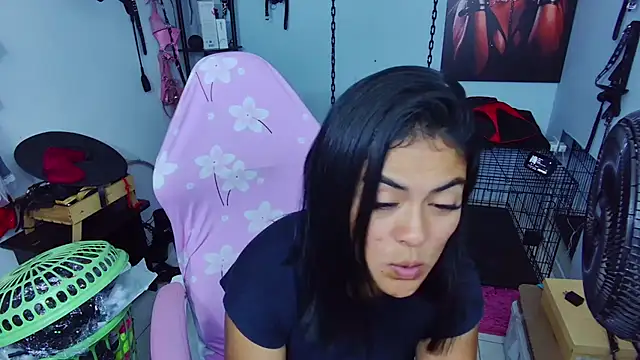 Snapshot of Hannah-grace chatting on 09-14-25, 10:32 Hannah-grace online show from 09-14-25, 10:32