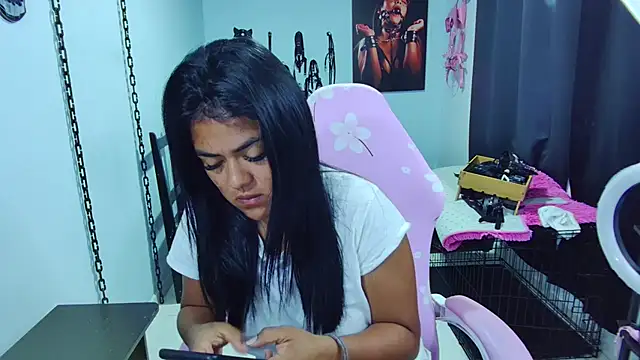 Snapshot of Hannah-grace chatting on 02-27-25, 10:11 Hannah-grace online show from 02-27-25, 10:11