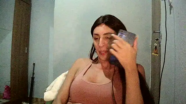 Snapshot of AlexiaDuucan chatting on 10-09-25, 02:12 AlexiaDuucan online show from 10-09-25, 02:12