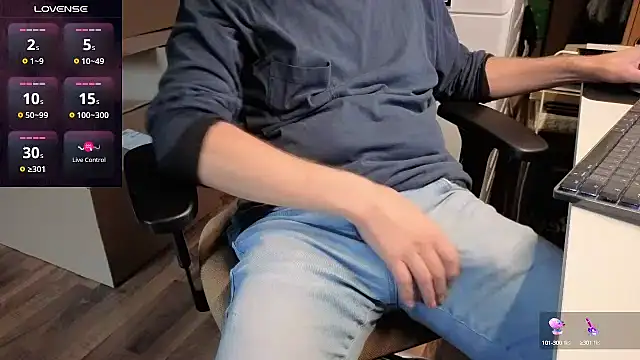 Snapshot of jan_martin chatting on 10-10-25, 06:25 jan martin online show from 10-10-25, 06:25