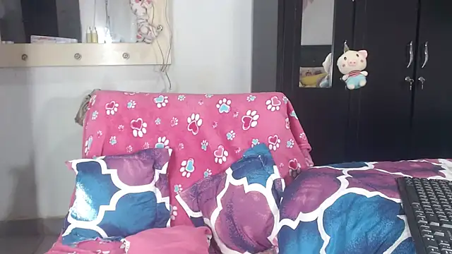 aleera starxx982 online show from 10-28-25, 01:17