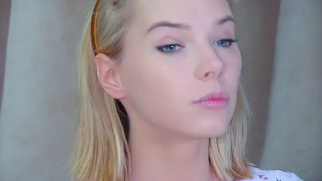 GentleRossi online show from 12-18-25, 01:48