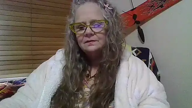 Snapshot of DestineeLoverGirl chatting on 06-26-26, 01:06 DestineeLoverGirl online show from 06-26-26, 01:06