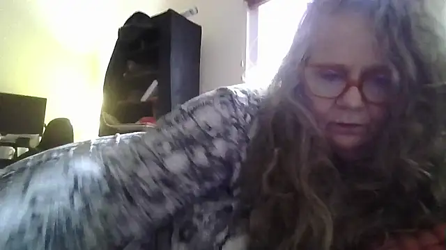 Snapshot of DestineeLoverGirl chatting on 03-26-26, 12:14 DestineeLoverGirl online show from 03-26-26, 12:14