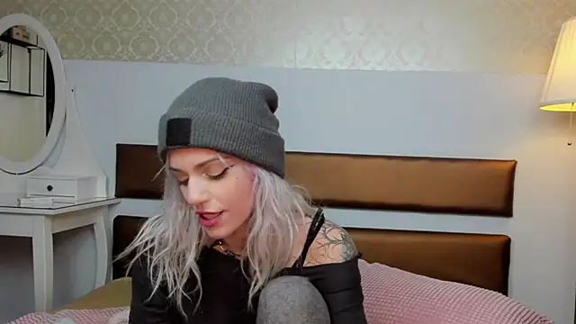 KatniseBabe online show from 09-24-25, 06:53