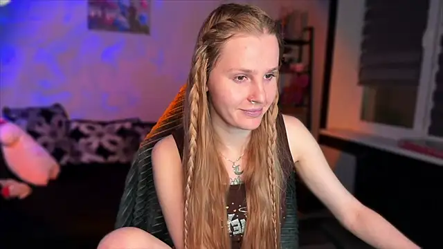 Chanel Gill online show from 12-04-25, 07:24