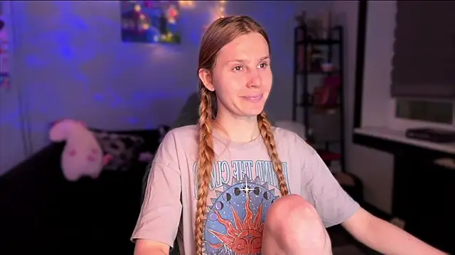 Chanel Gill online show from 12-17-25, 06:35