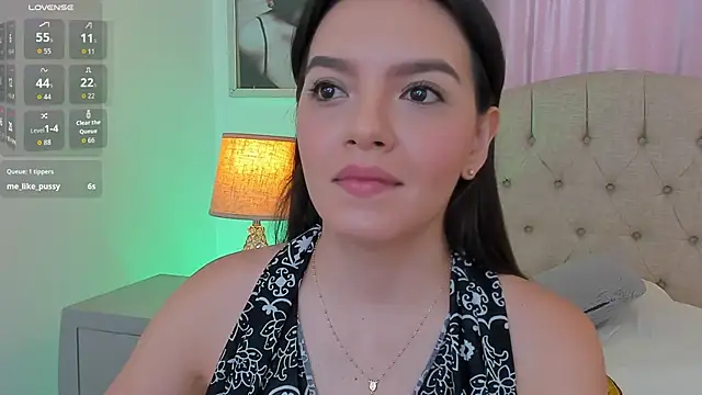 Snapshot of Beautyari_ chatting on 06-19-26, 12:33 Beautyari online show from 06-19-26, 12:33
