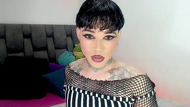 Snapshot of little_star_porn chatting on 02-15-26, 02:27 little star porn online show from 02-15-26, 02:27