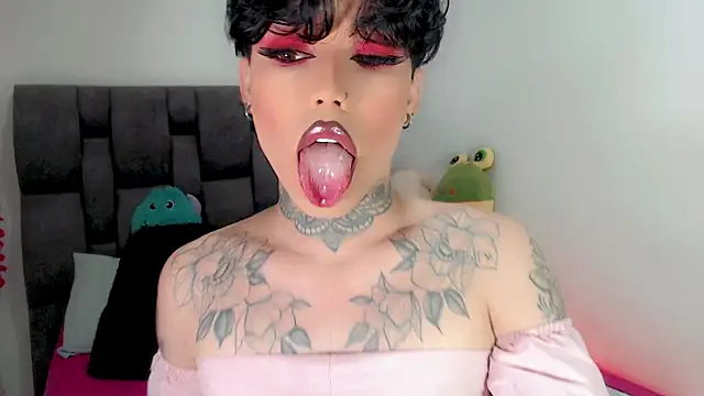 Snapshot of little_star_porn chatting on 02-03-26, 04:10 little star porn online show from 02-03-26, 04:10