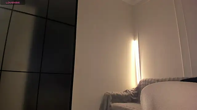 Lunaonekiss online show from 04-25-26, 05:32