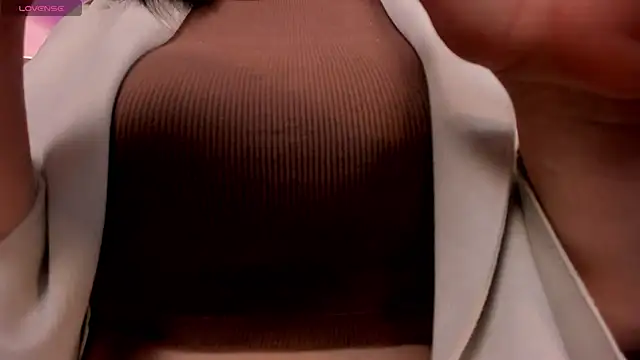 Snapshot of JennaOlsonX chatting on 10-08-25, 06:08 JennaOlsonX online show from 10-08-25, 06:08