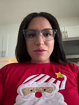 MeghanXO online show from 12-16-25, 02:54