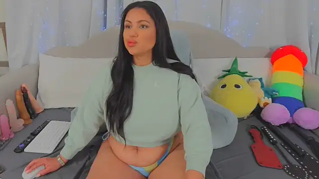 MeghanXO online show from 04-19-26, 01:12