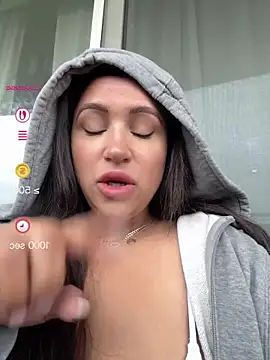 Snapshot of MeghanXO chatting on 07-21-26, 01:34 MeghanXO online show from 07-21-26, 01:34