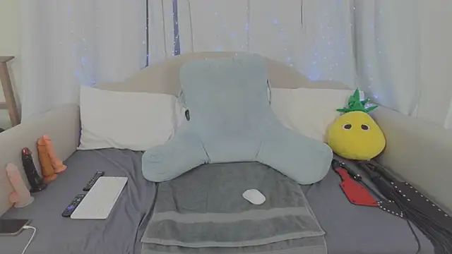 MeghanXO online show from 03-01-26, 03:34